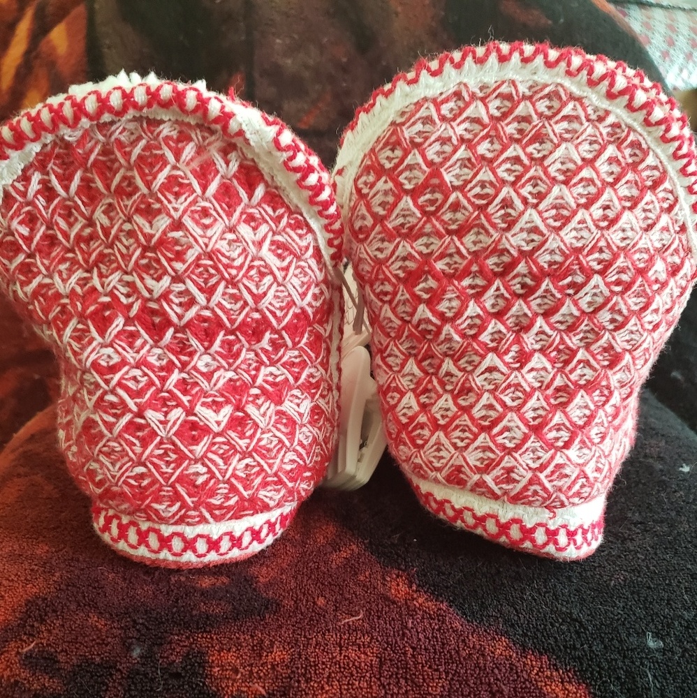 Shoes - Picture 2 of 3